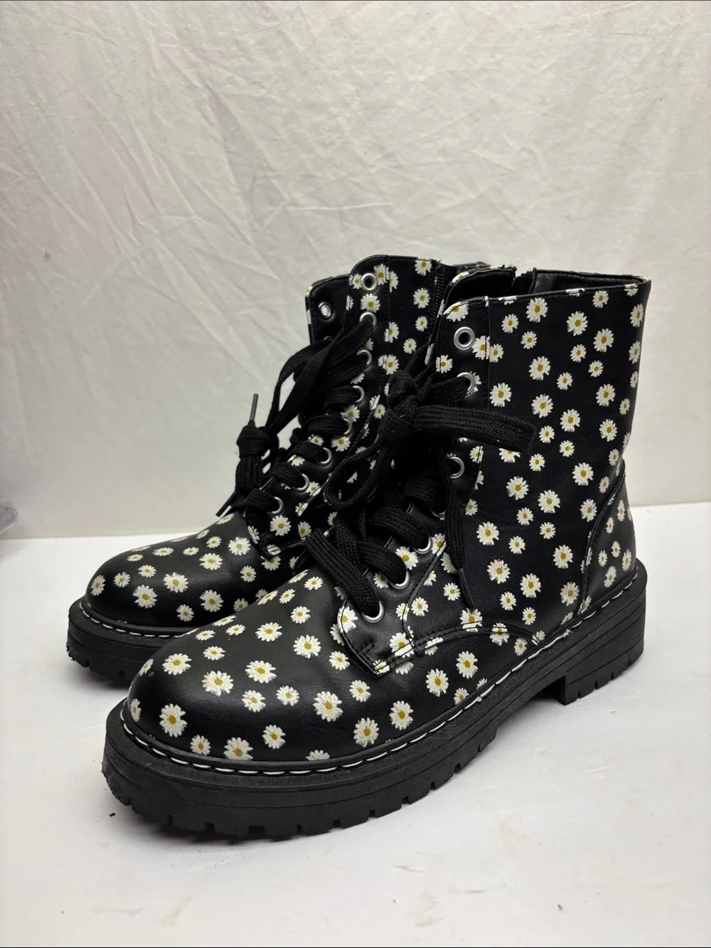 Sugar floral boots, SZ 9 M, box 71
